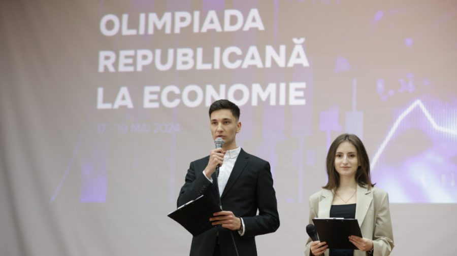 FOTO 61 de elevi din toată țara participă la Olimpiada Republicană la Economie
