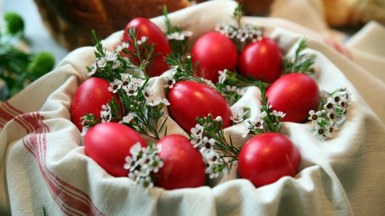 Ți-au rămas ouă roșii după Paște? Patru rețete simple