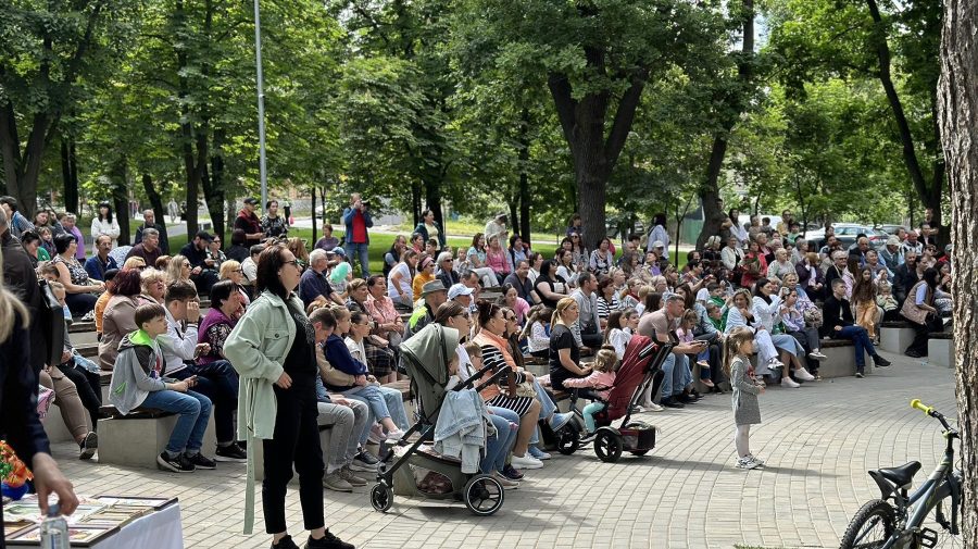 Intrare liberă la festivalul „Lumea Copilăriei” din Chișinău. Vor cânta Iuliana Beregoi și Cleopatra Stratan