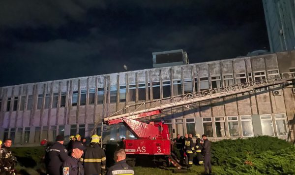 FOTO Incendiu la Teleradio-Moldova: 50 de pompieri au fost mobilizați pentru lichidarea focului