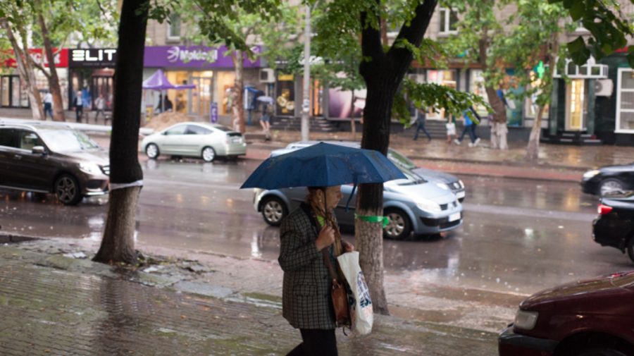 Chișinăul, sub cod galben de ploi puternice: Primăria vine cu un îndemn către cetățeni