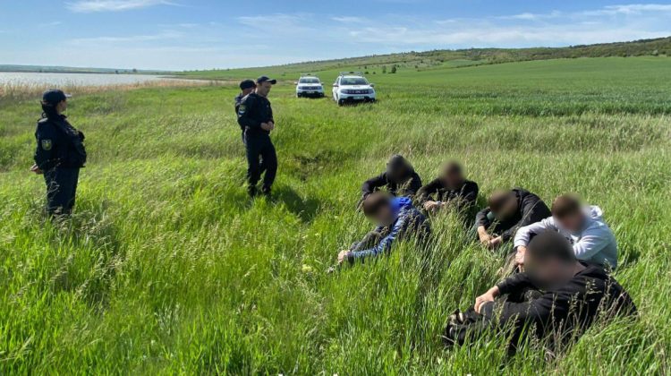 Șase ucraineni, prinși în timp ce treceau ilegal în Moldova. Au plătit mii de dolari unor moldoveni