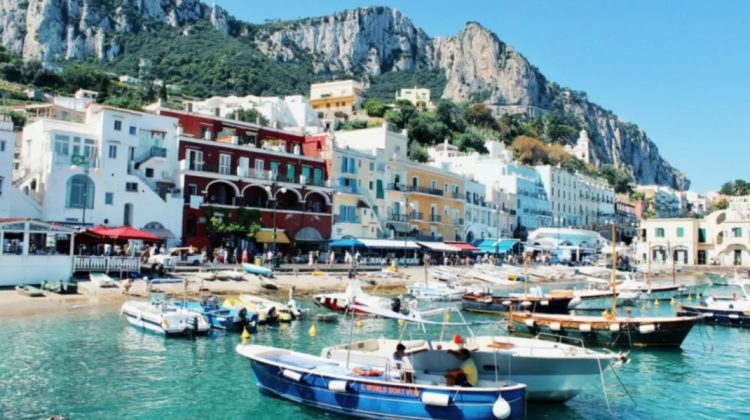 O renumită insulă din Italia a rămas fără apă potabilă. Accesul turiștilor – interzisă
