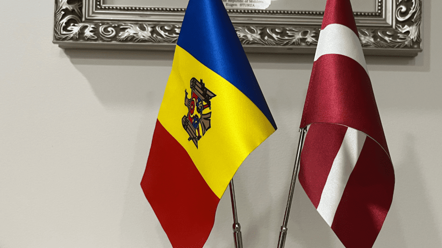 Cum să lupţi cu propaganda Kremlinului, dar să nu interzici presa în rusă? Lecţii de învăţat de la Letonia