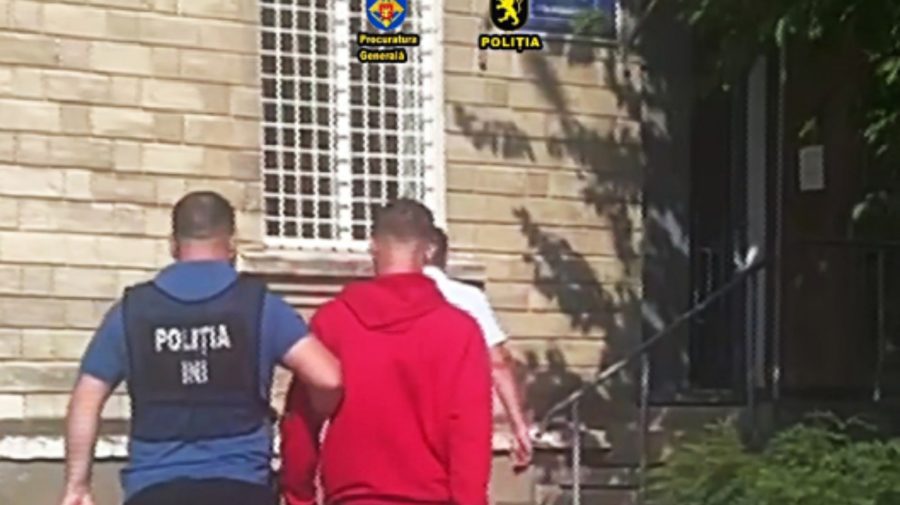 VIDEO Polițiștii au efectuat percheziții în nordul țării. Motivul pentru care un bărbat a fost reținut