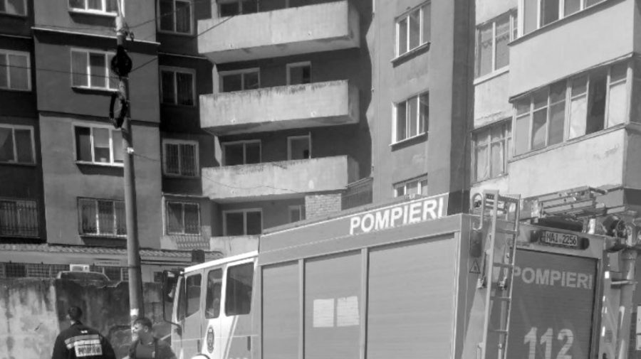 O femeie moartă a fost găsită în subsolul unui bloc din capitală. Se răspândise deja miros macabru…
