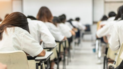 Elevii din Chișinău ar putea beneficia de pregătire gratuită pentru BAC