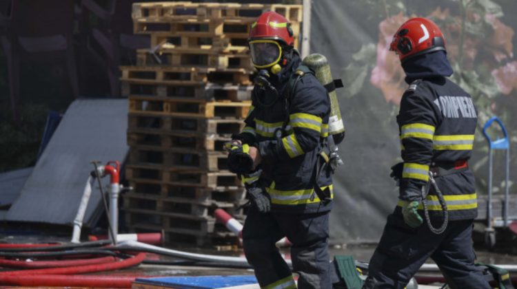 Explozie puternică la un centru comercial din Botoșani: 13 persoane au fost rănite grav