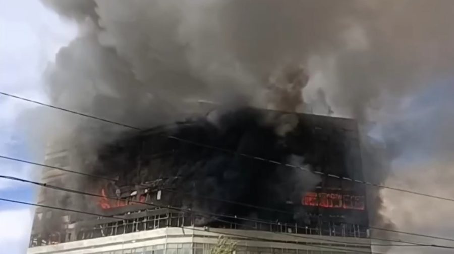 VIDEO Cel puţin opt persoane și-au pierdut viața într-un incendiu în apropiere de Moscova