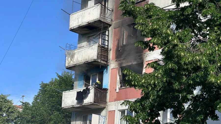 Patru persoane au ajuns la spital, în urma incendiului din sectorul Telecentru al Capitalei. Precizările CNAMUP