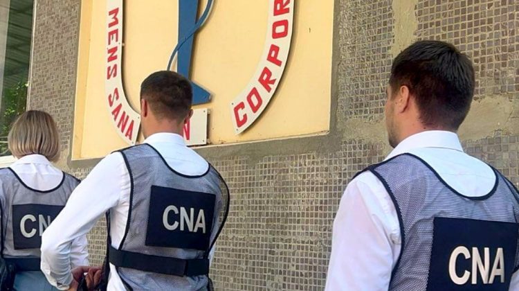 „Salarii” în euro la spitalul din Leova? Un medic a fost percheziționat de CNA dis-de-dimineață