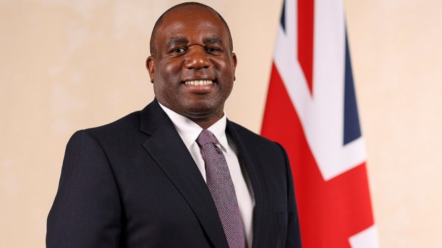 FOTO Prima vizită a noului ministru britanic de Externe! A discutat cu Baerbock cu care s-a uitat la meci