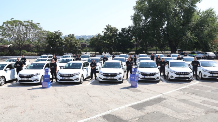 FOTO IGP a primit 40 de vehicule de patrulare și 100 camere video corporale. Din partea cui este donația
