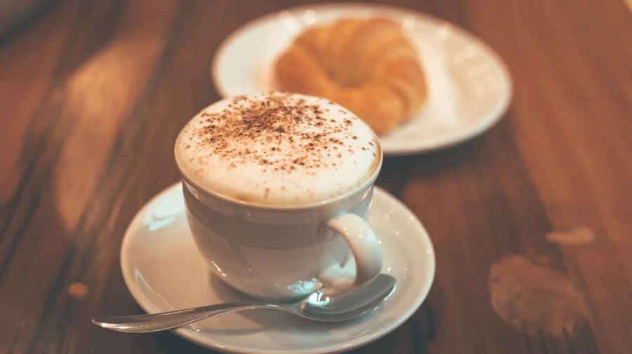 Șase alimente pe care să nu le consumi atunci când bei cafea. Iată care este motivul?