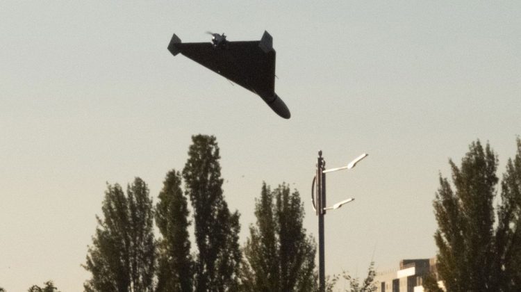 România, în alertă! Oamenii au sunat la 112, după ce au observat câteva drone la graniță