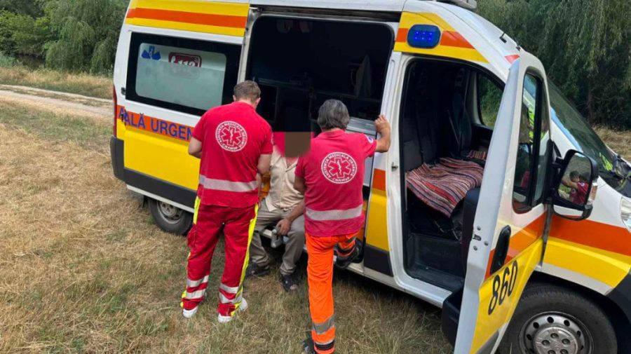 FOTO Un bărbat a rămas blocat pe o stâncă. La fața locului au intervenit salvatorii