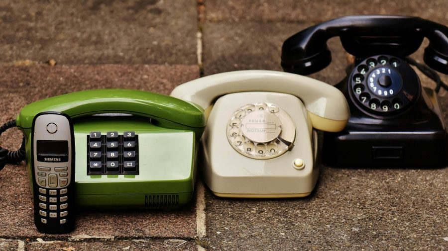 De ce tot mai mulți oameni renunță la telefoanele inteligente