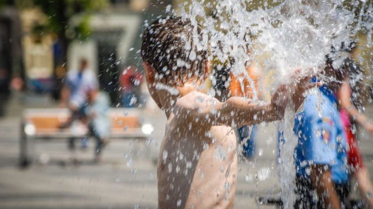 Vreme caniculară cu maxime de până la 36 de grade Celsius