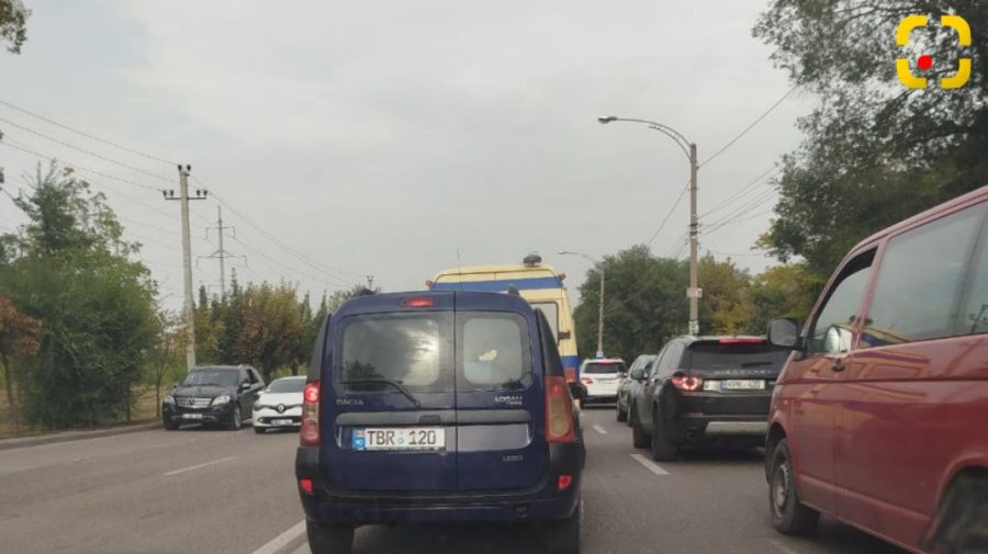 O intrare/ieșire a capitalei a fost aproape blocată din cauza unui accident. Imaginile de pe rețele nu arătau bine