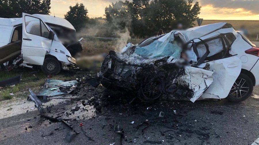 Un nou accident grav în Moldova! Un șofer de 27 de ani, decedat la fața locului, iar altul – transportat la spital