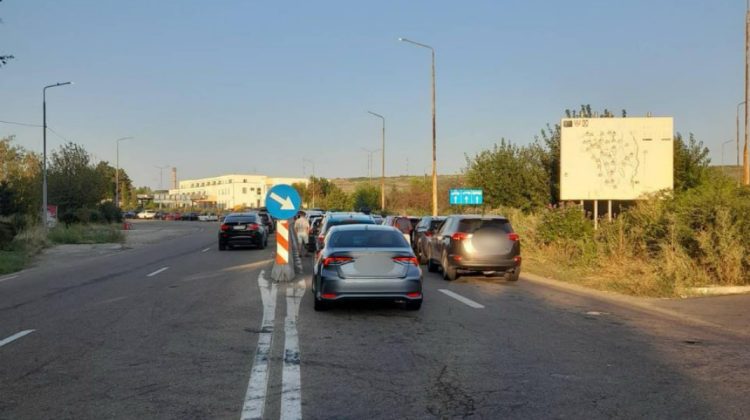 Unde pleacă moldovenii? La frontierele Sculeni și Leușeni-Albița e aglomerație