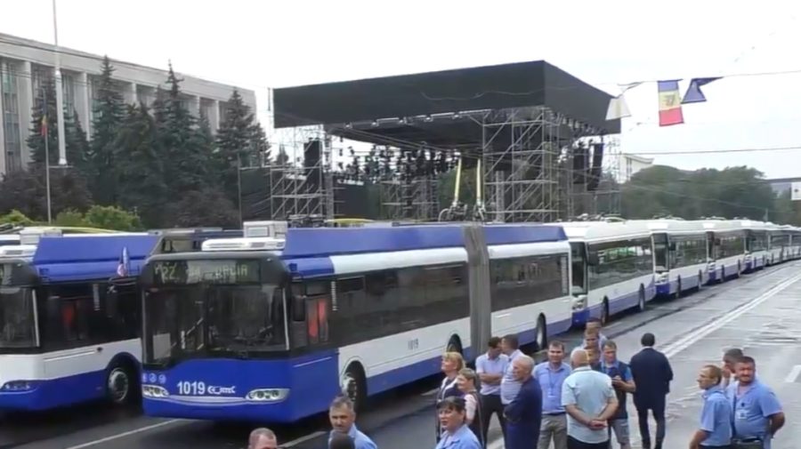 VIDEO 20 troleibuze noi, aduse din Austria și Letonia, vor circula pe străzile Chișinăului