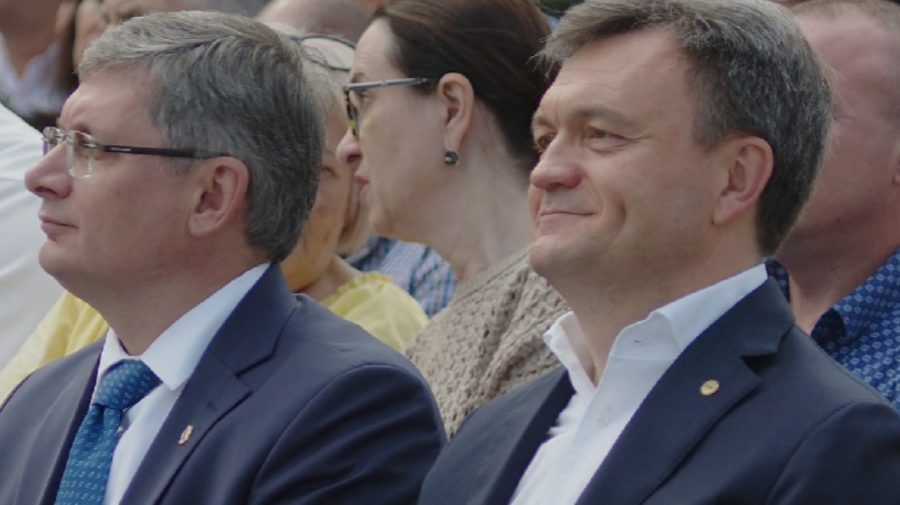 Campania pentru Sandu, separată de orele de muncă! Recean a scris cerere, iar Grosu se află în concediu