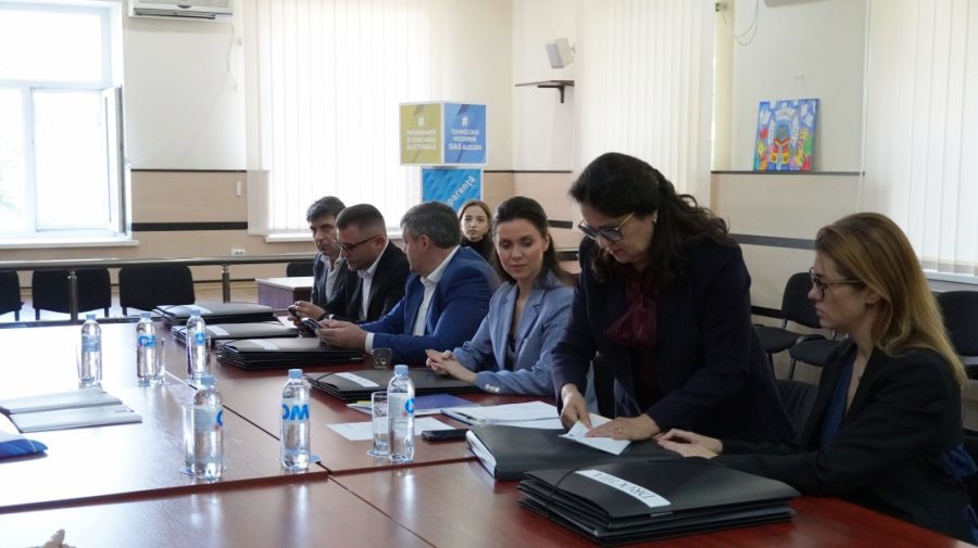 Ultima zi de recepționare de către CEC a cererilor pentru înregistrarea la prezidențiale și la referendum
