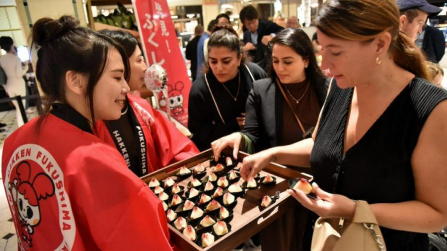 Piersicile de la Fukushima, vândute într-un magazin de lux din Londra. Doritorii plătesc 30 de dolari pentru o bucată