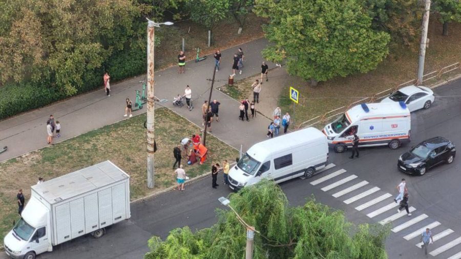 Accident în Chișinău. Un copil de patru ani a fost lovit de un automobil