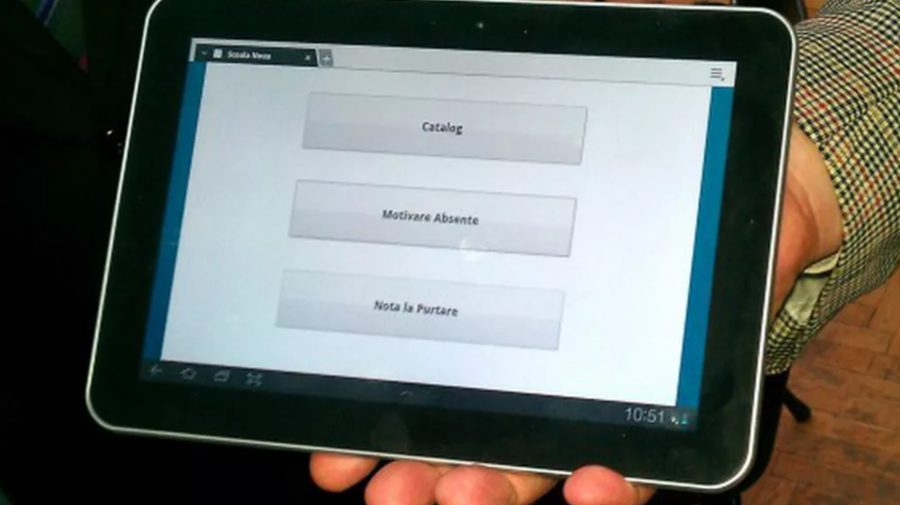 Catalogul electronic, utilizat în sute de școli din țară. Părinții pot accesa în timp real toate datele