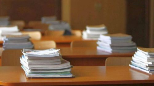 Manuale contra cost la un liceu din Chișinău: Cazul va fi examinat de Consiliul de etică