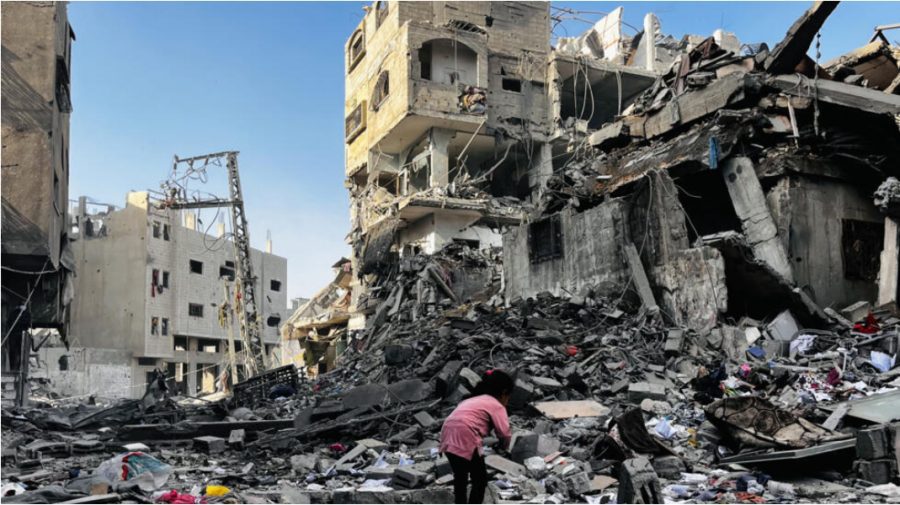 Bloc de locuințe, lovit într-un atac israelian în Gaza: cel puțin 93 de persoane ucise sau date dispărute
