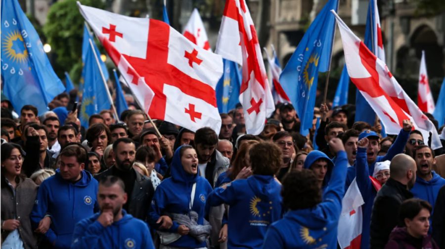 Se renumără voturile în Georgia, după acuzațiile că „s-au furat” alegerile legislative. SUA și UE cer anchete