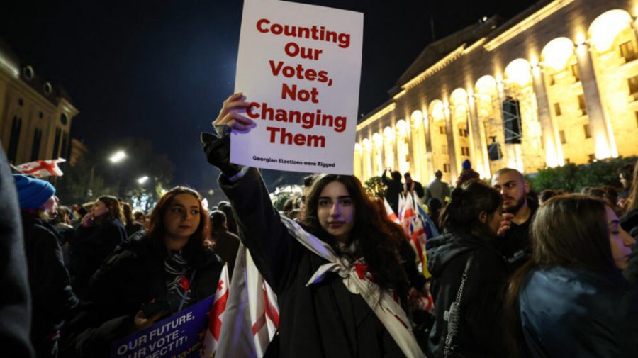 Proteste de amploare la Tbilisi, după alegerile parlamentare. Zurabișvili: „Ne-au furat voturile, ne-au furat viitorul”