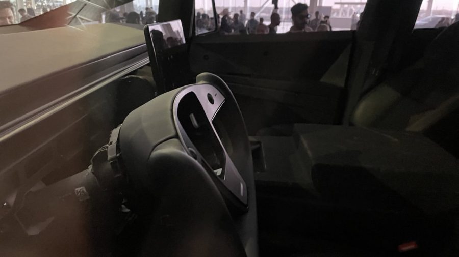 VIDEO Robotaxi cu două uși în formă de aripi și fără volan, prezentat de Elon Musk