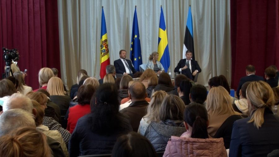 VIDEO Miniştrii UE, de vorbă cu locuitorii din Ungheni despre beneficiile aderării la Uniunea Europeană