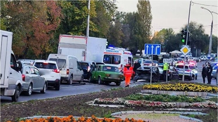 VIDEO Accident de groază pe strada Albișoara. Un șofer și-a pierdut viața