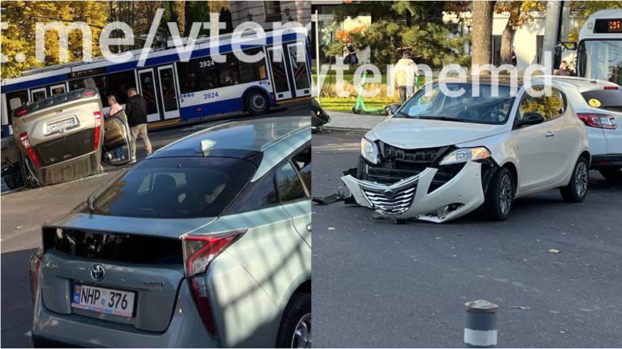 FOTO Accident rutier în Chișinău. Un automobil s-a inversat, iar altul a fost grav avariat
