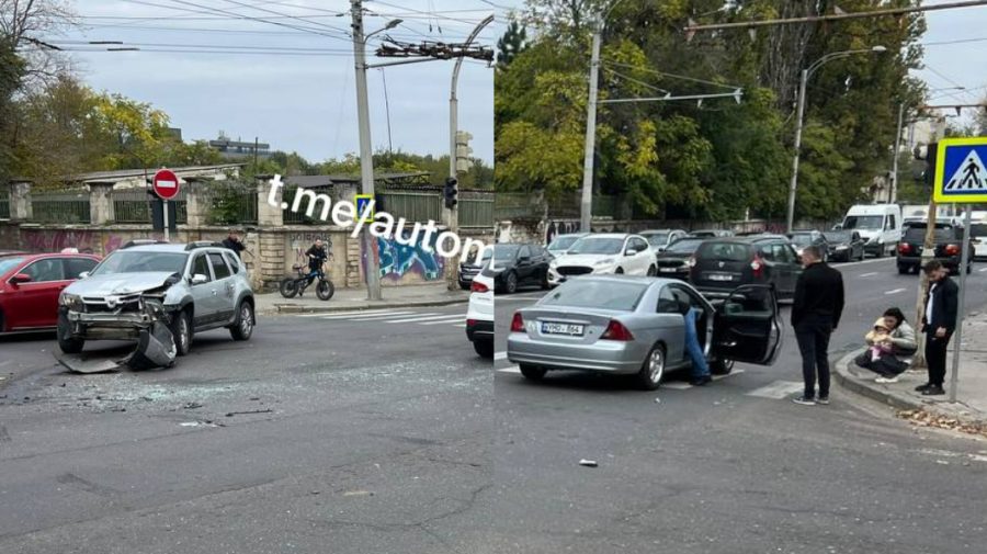 Două mașini s-au ciocnit în capitală. Unul dintre șoferi și pasagerii săi, transportați la spital
