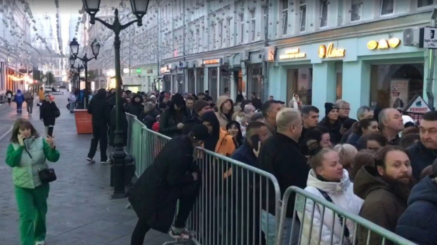 Cozi imense la cele două secții de votare din Moscova: „Am venit la alegeri pentru a ne salva țara”