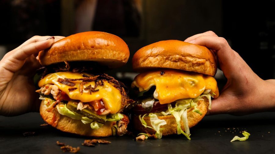 Ceapa, eliminată din rețetele de hamburgeri în SUA, după criza de la McDonald’s