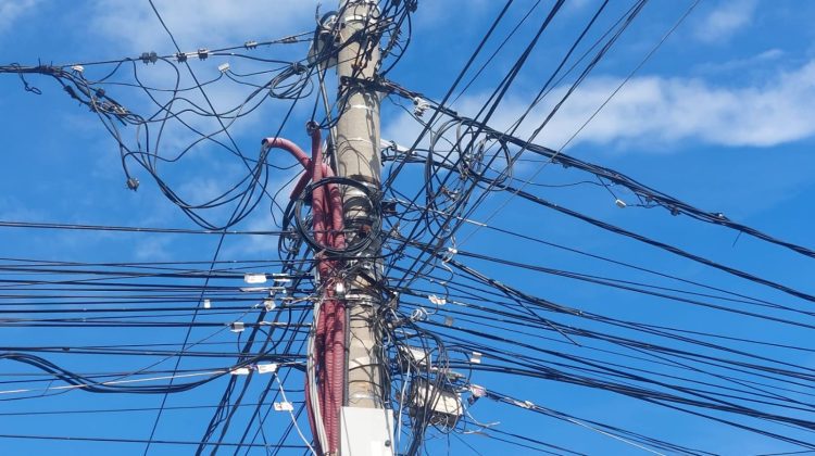 Unele adrese din Chișinău și zeci de localități din țară rămân fără lumină