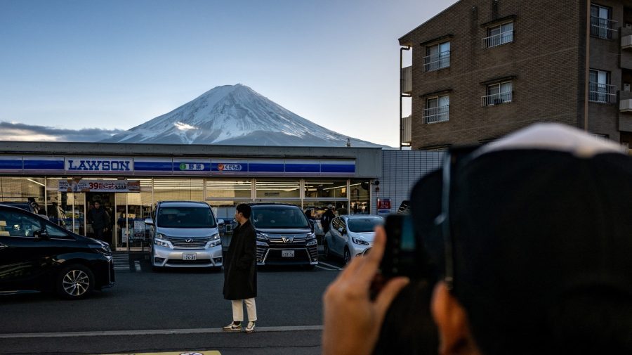 Muntele Fuji din Japonia, fără zăpadă pentru prima dată în 130 de ani la final de octombrie. Ce spun climatologii