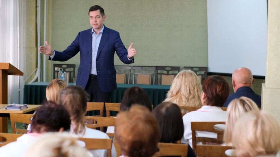 Reducerea vârstei de pensionare pentru femei, iar salariul, minim 15.000 de lei – promisiunile lui Tudor Ulianovschi