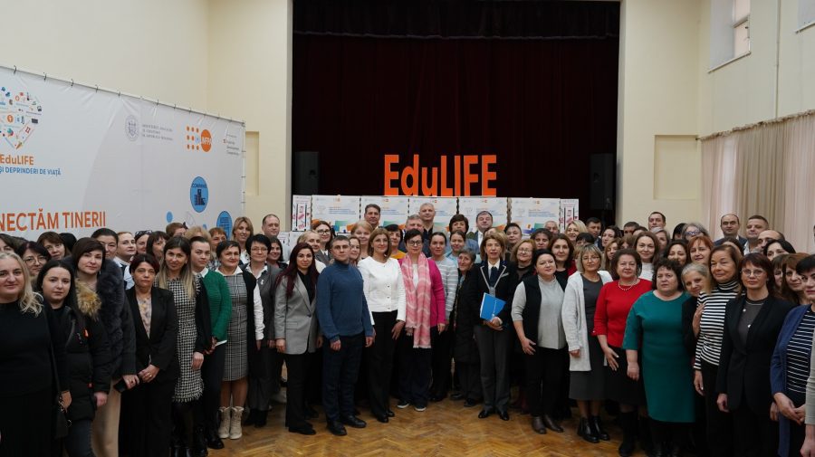 Resurse educaționale și produse de igienă menstruală pentru 81 de școli profesionale, colegii și centre de excelență