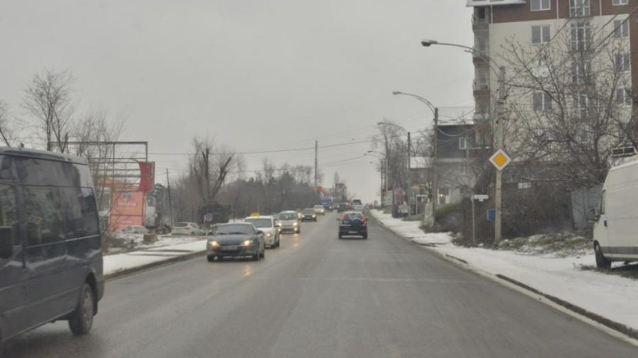 Chișinău, în prag de iarnă: Municipalitatea a pregătit 1700 de tone de material antiderapant