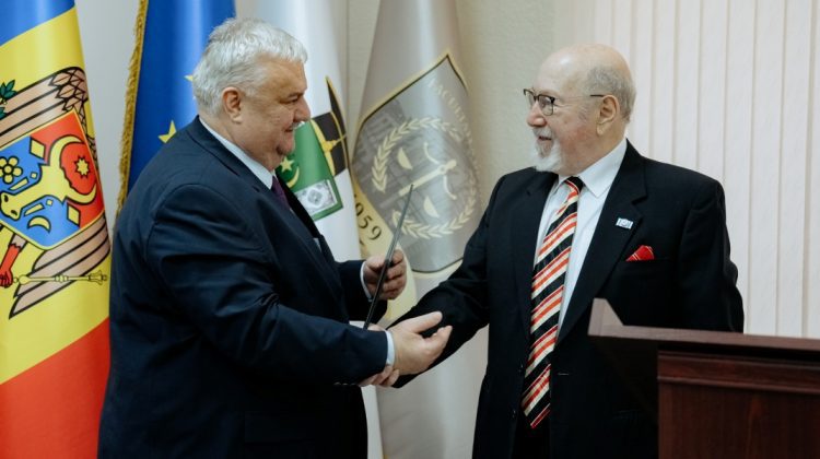 FOTO Activitatea doctorului în drept și profesorului universitar Nicolae Osmochescu, onorată de USM