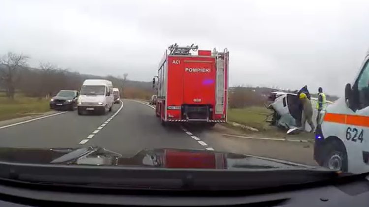 VIDEO Accident grav în raionul Florești. Un șofer de microbuz a ajuns la spital