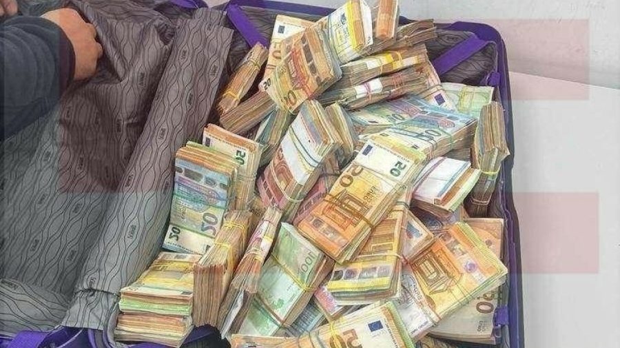 VIDEO Bărbatul care a fost reținut la vama Sculeni cu peste jumătate de milion de euro a fost achitat